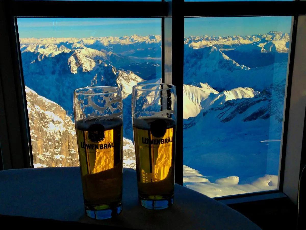 Alpine Escape Holiday Home With Mountain View Garmisch-Partenkirchen 0*,