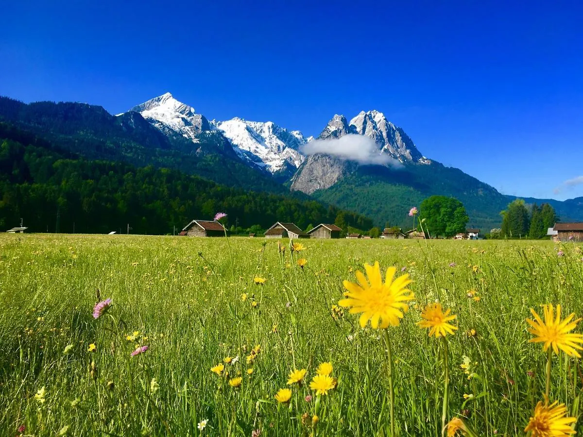 Alpine Escape Holiday Home With Mountain View Garmisch-Partenkirchen