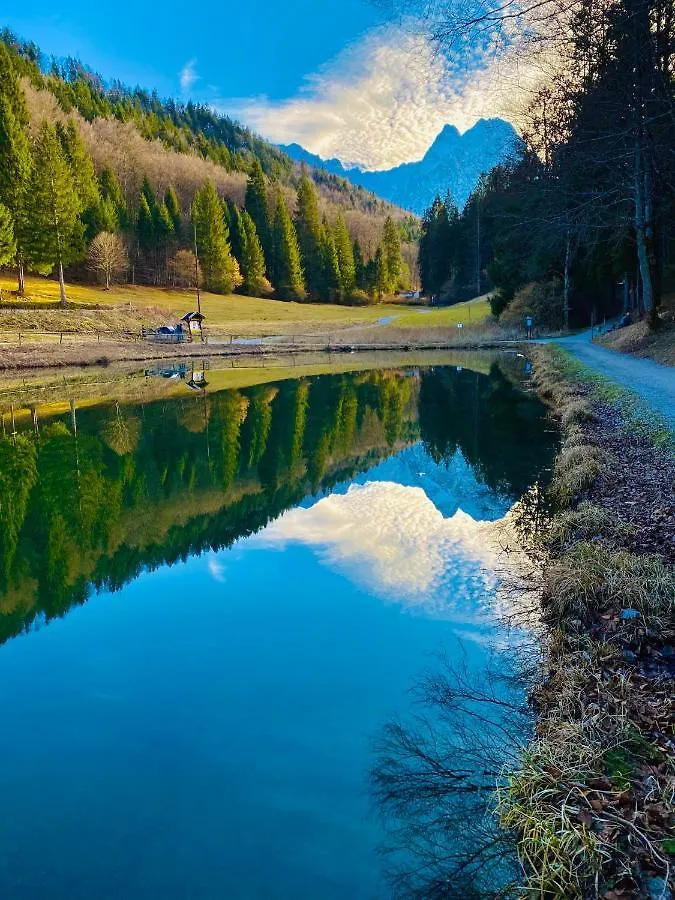Alpine Escape Holiday Home With Mountain View Garmisch-Partenkirchen