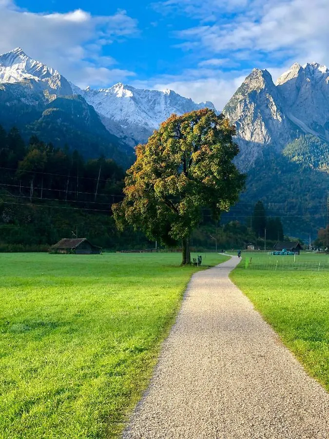 Alpine Escape Holiday Home With Mountain View Garmisch-Partenkirchen